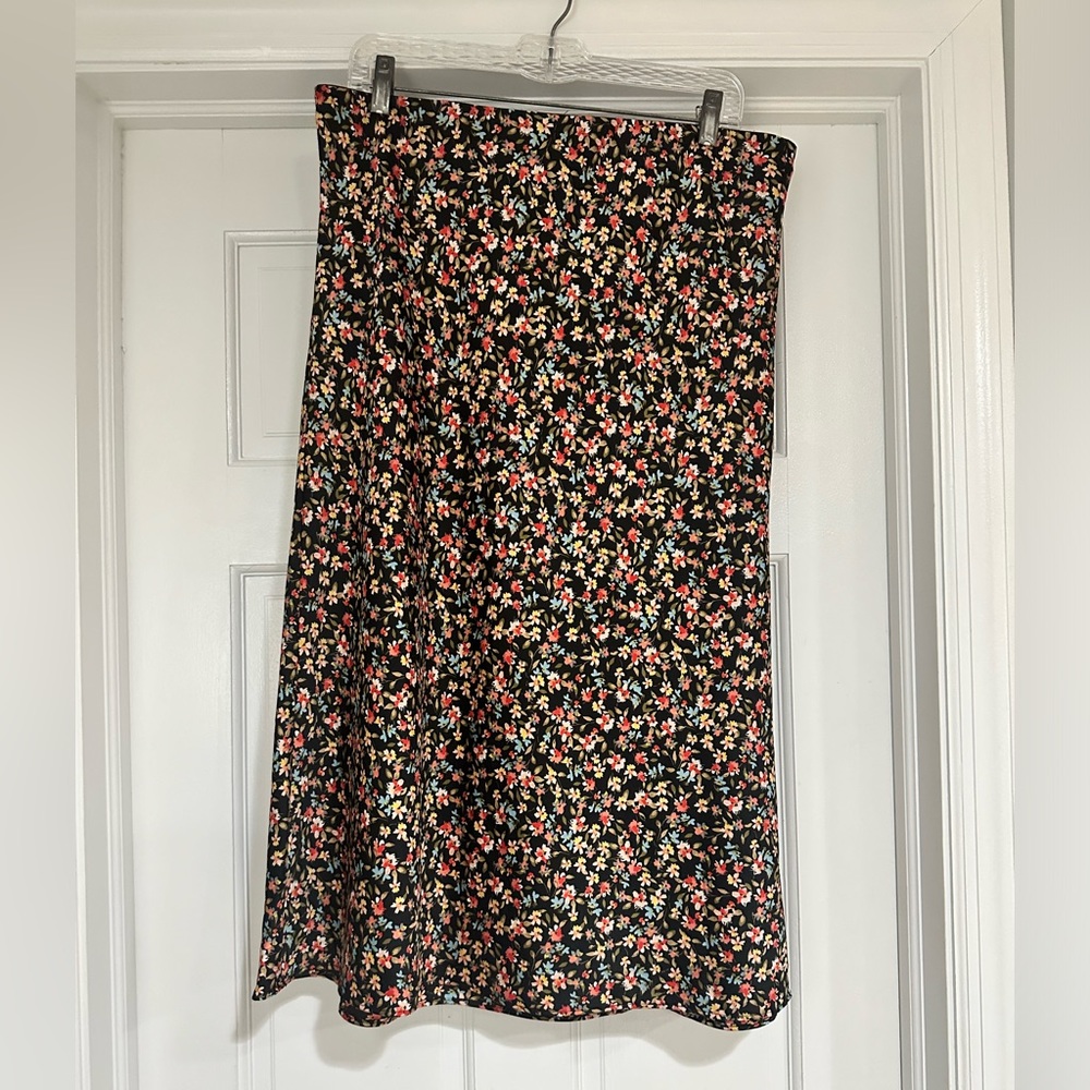 Floral black skirt